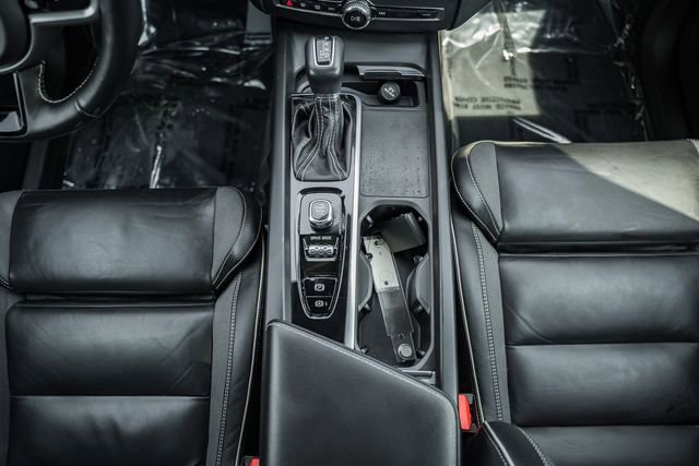 Used 2021 Volvo XC60 T6 R-Design w/ Advanced Package image 24