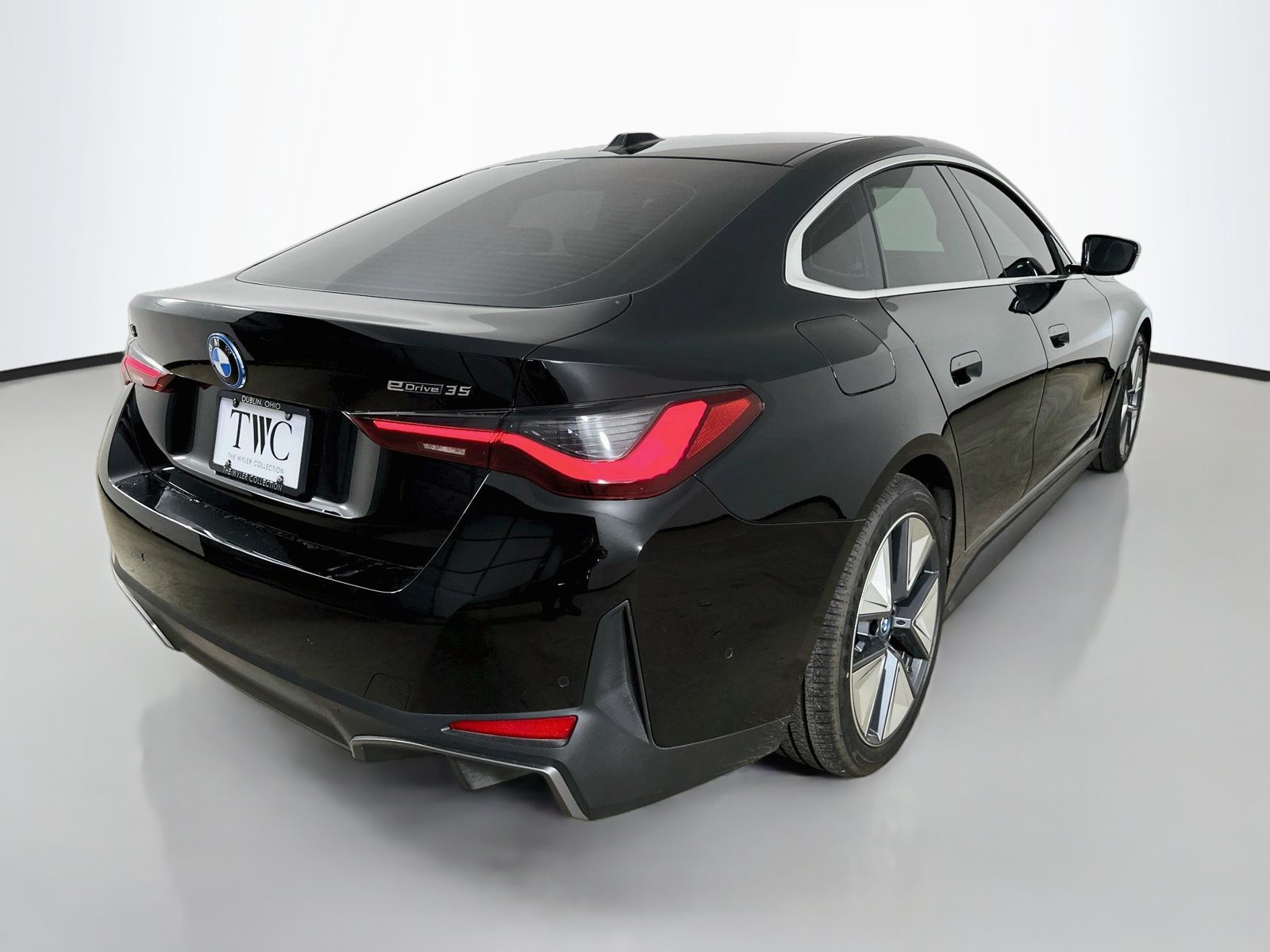 Used 2024 BMW i4 eDrive35 w/ Premium Package RWD image 5