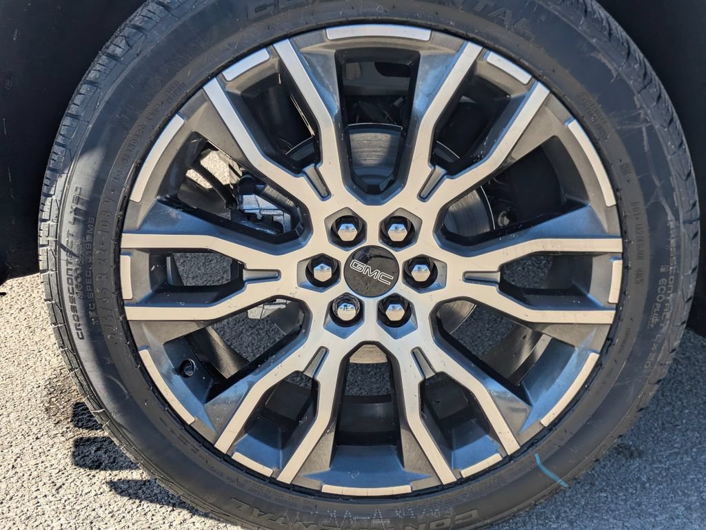 New 2026 GMC Acadia Denali Ultimate w/ LPO, Floor Liner Package AWD/4WD image 12