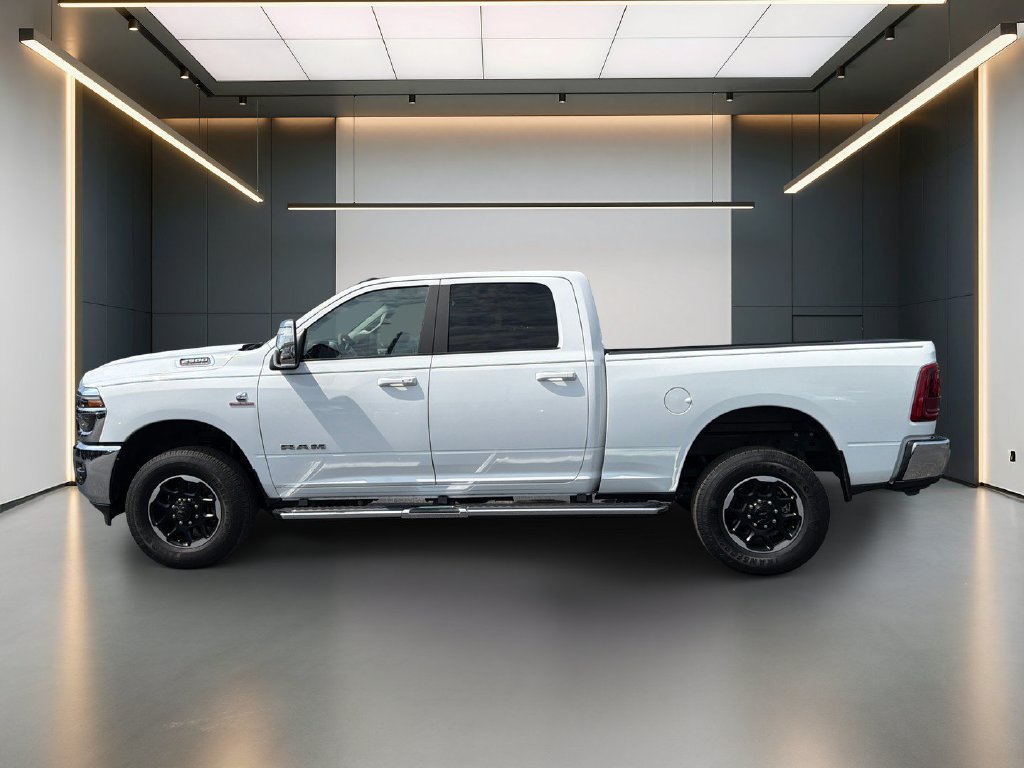Used 2025 RAM 2500 Laramie AWD/4WD image 2