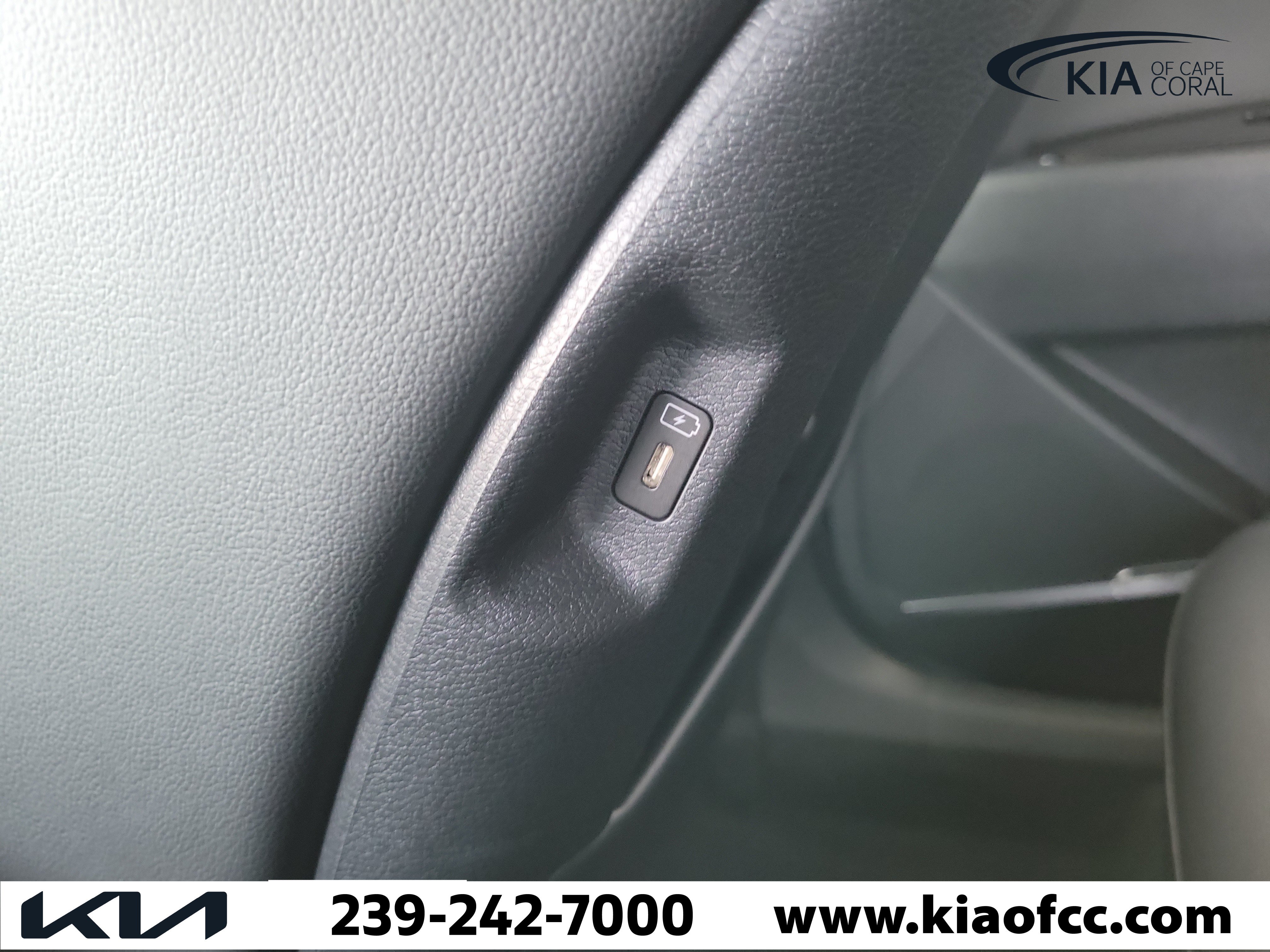 Used 2025 Kia Sportage SX FWD image 15