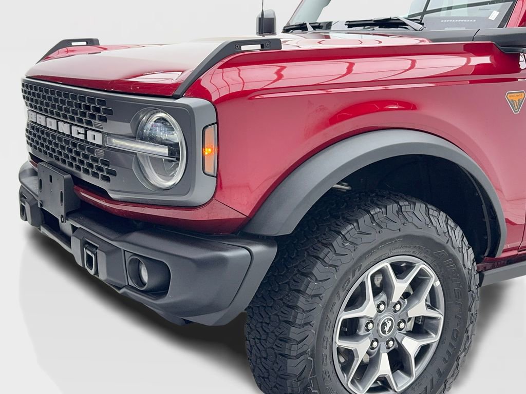 Used 2025 Ford Bronco Badlands image 6