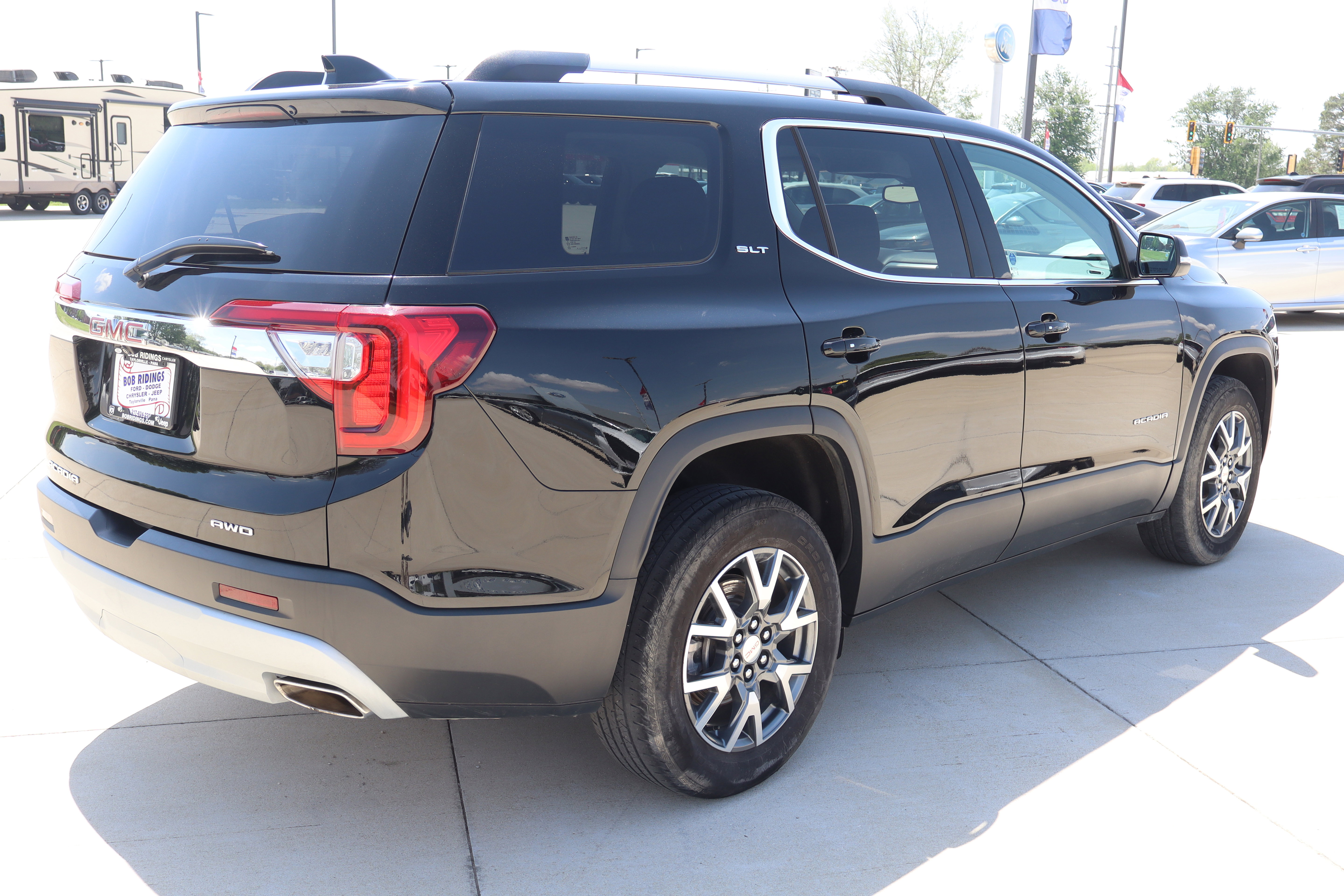 Used 2023 GMC Acadia SLT w/ Preferred Package AWD/4WD image 6