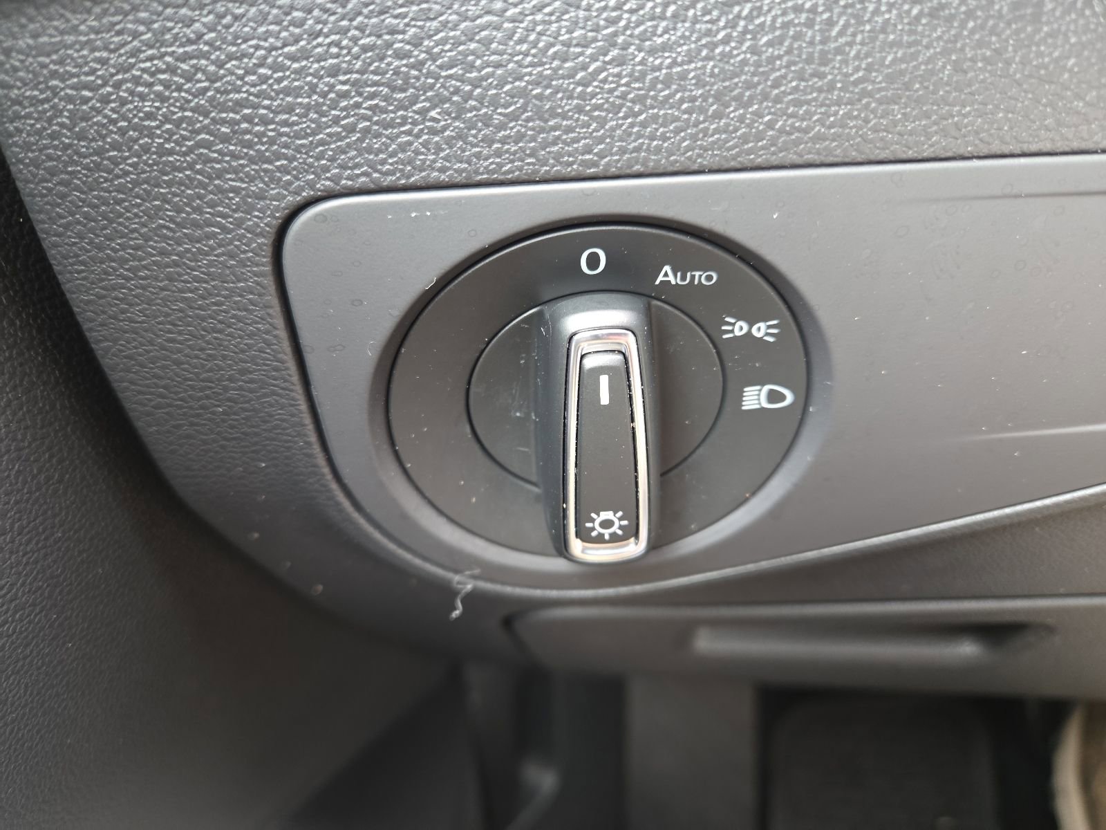 Used 2021 Volkswagen Tiguan SE FWD image 29