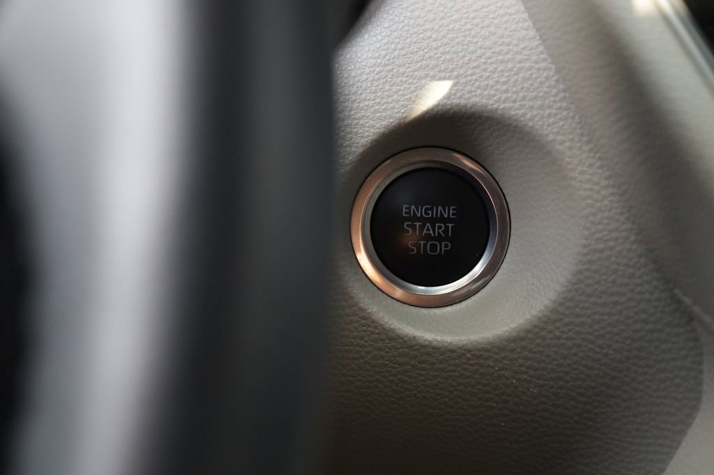 Used 2023 Toyota Corolla Cross LE image 7