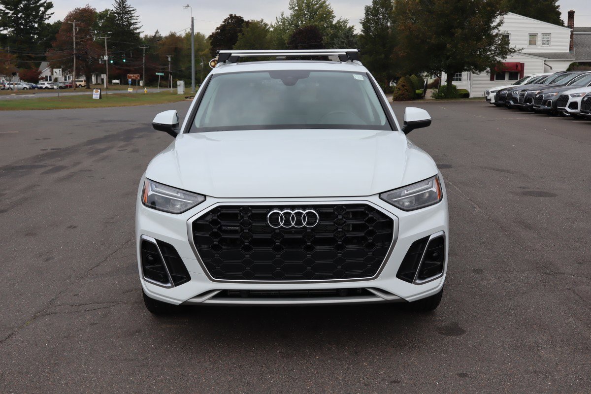 Used 2022 Audi Q5 e Premium Plus w/ Premium Plus Package image 2