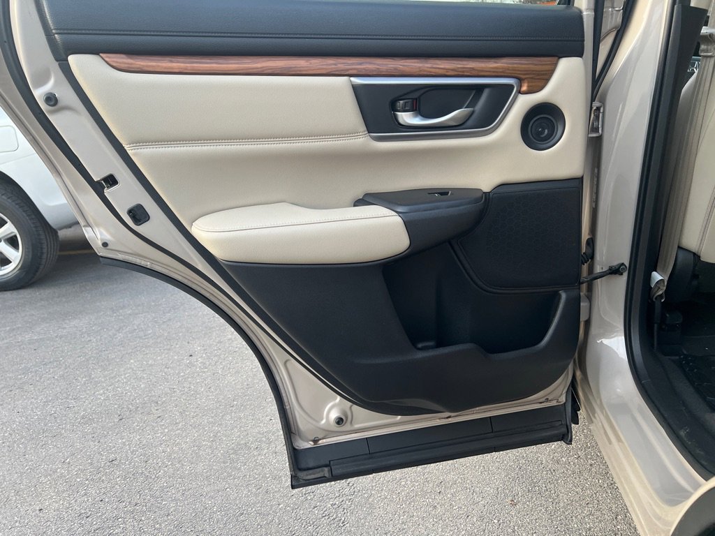 Used 2017 Honda CR-V Touring image 12