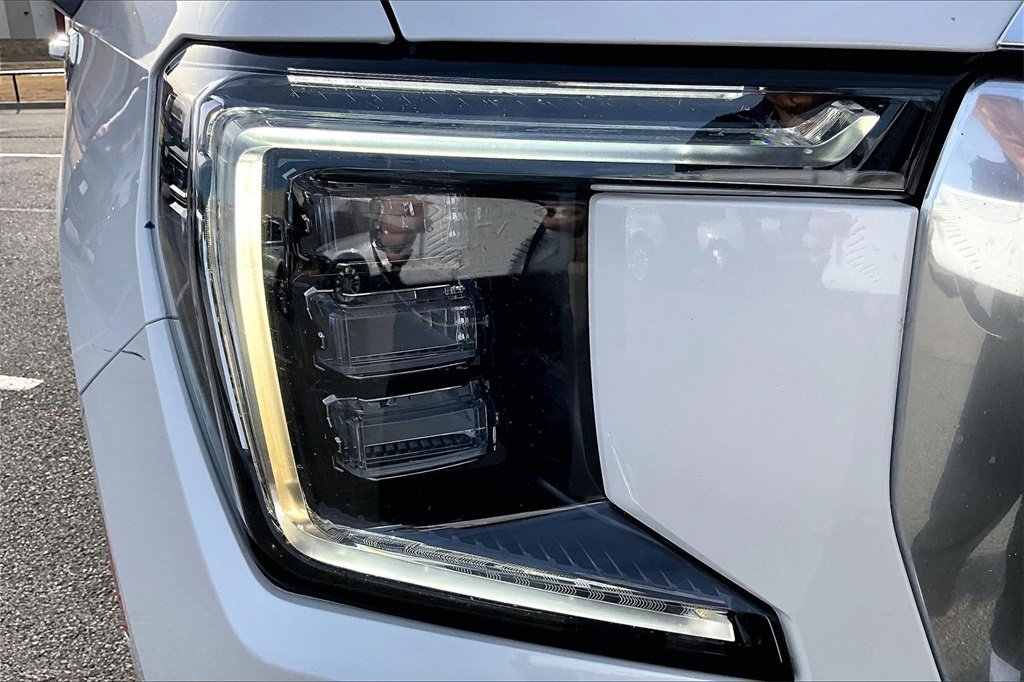 Used 2021 GMC Yukon XL Denali w/ Denali Ultimate Package image 32