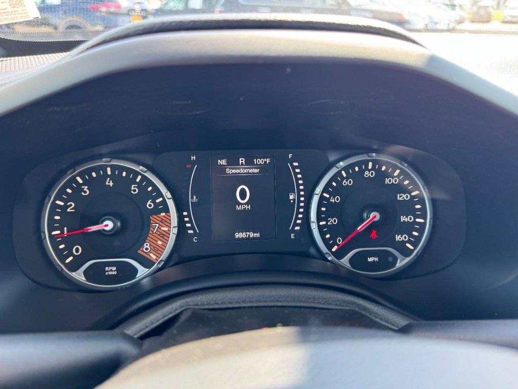 Used 2020 Jeep Renegade Latitude FWD image 22