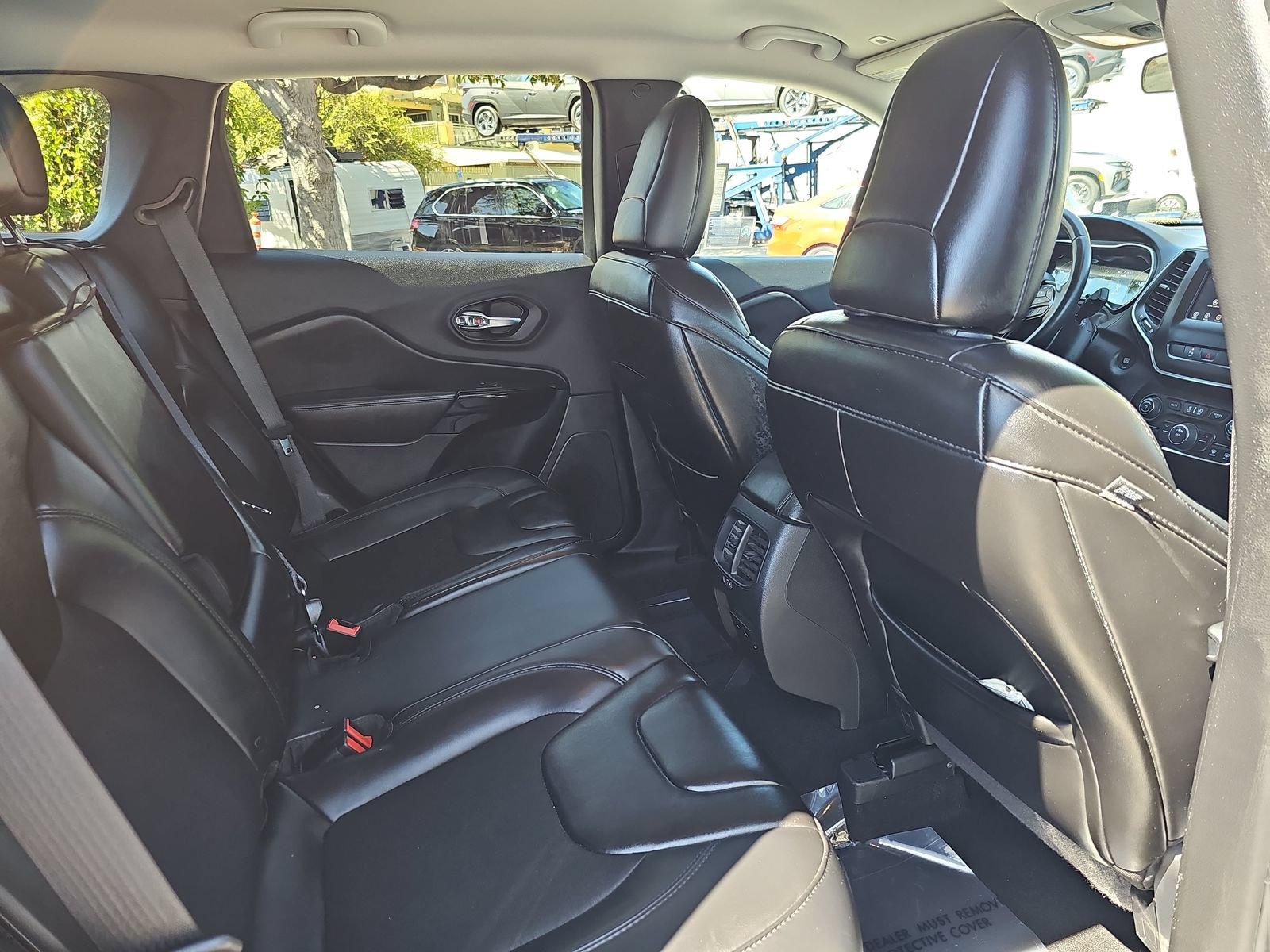 Used 2019 Jeep Cherokee Latitude Plus FWD image 11