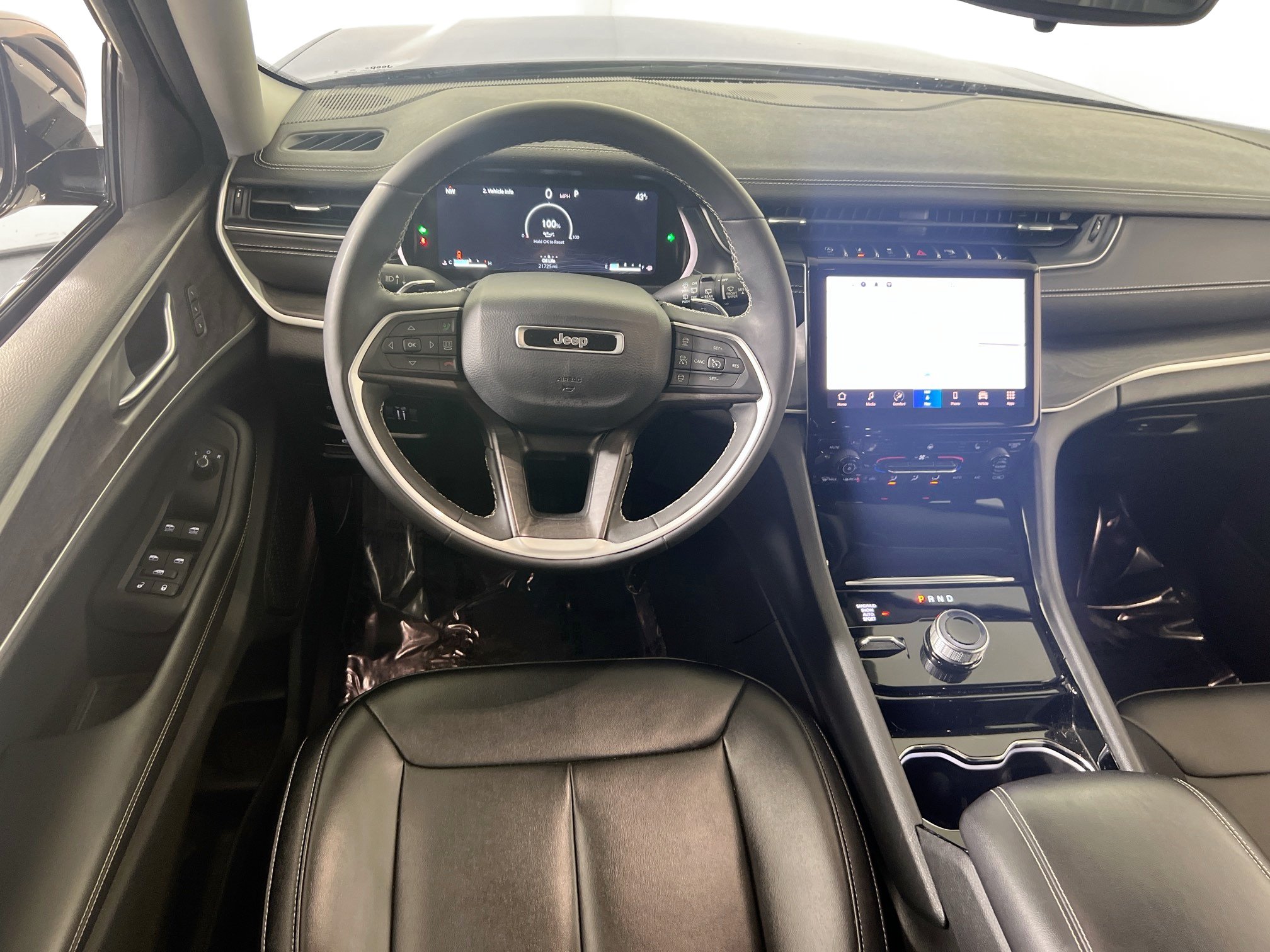 Used 2023 Jeep Grand Cherokee L Limited AWD/4WD image 22