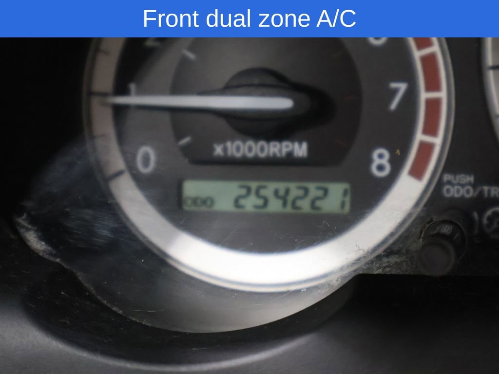 Used 2005 Toyota Sienna XLE image 2