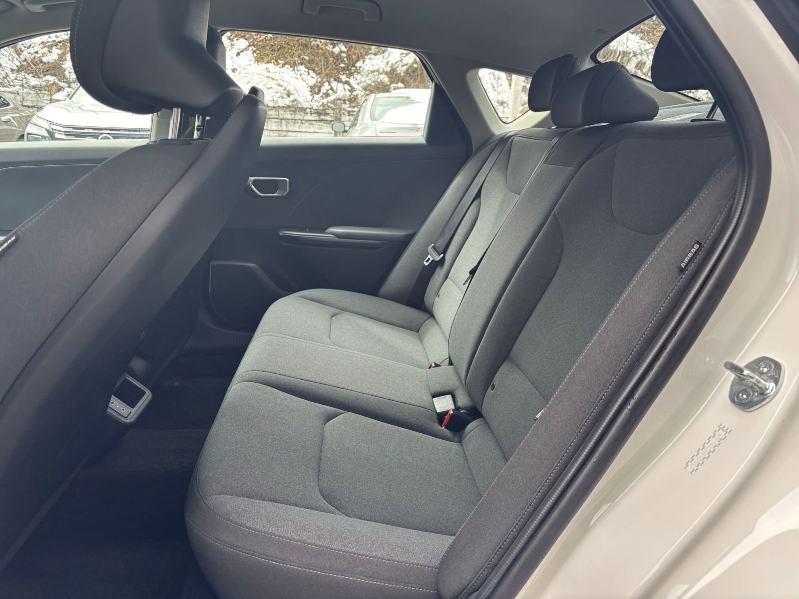 Used 2025 Kia K4 LXS image 37