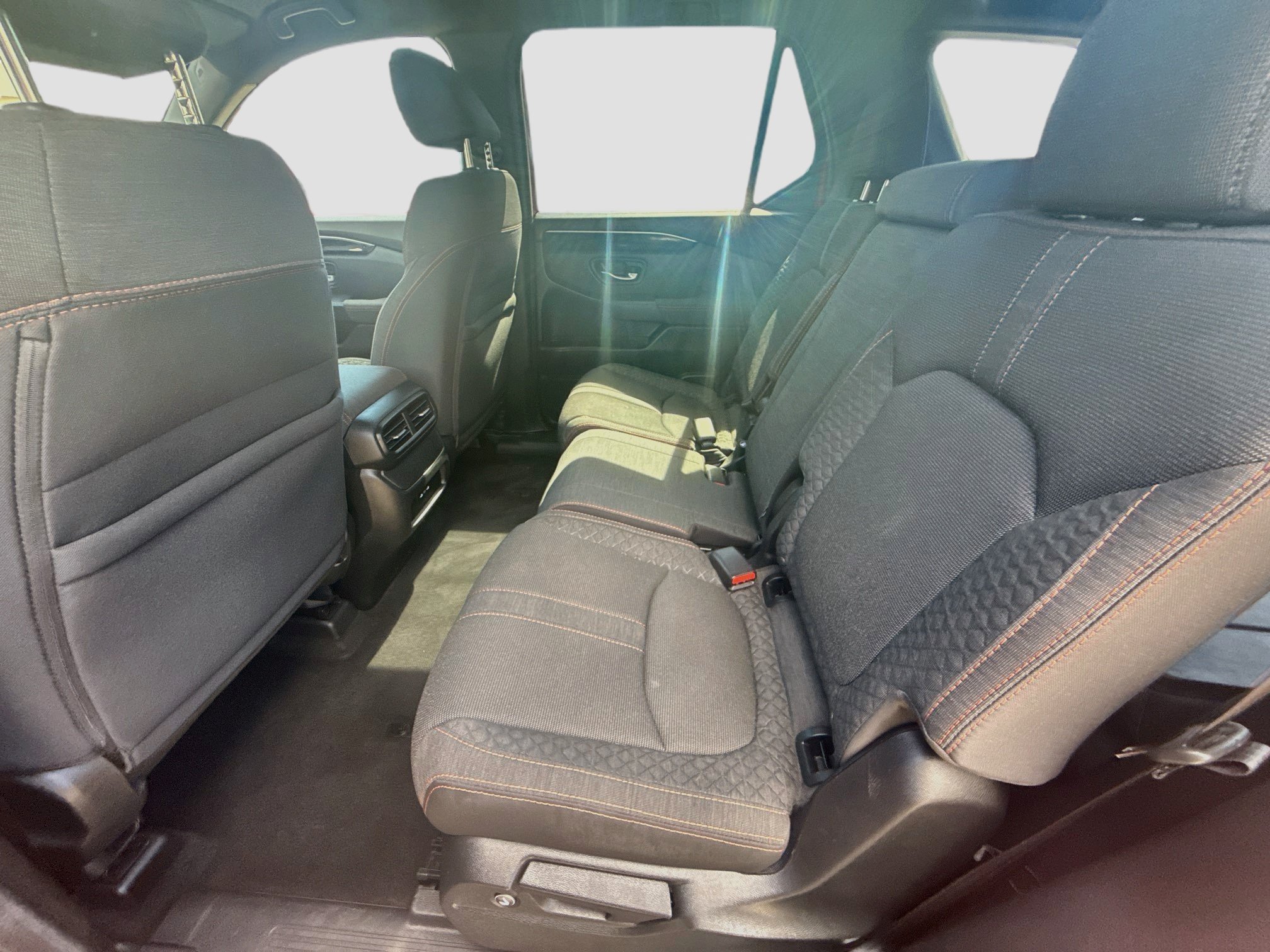 Used 2025 Honda Pilot Sport image 23