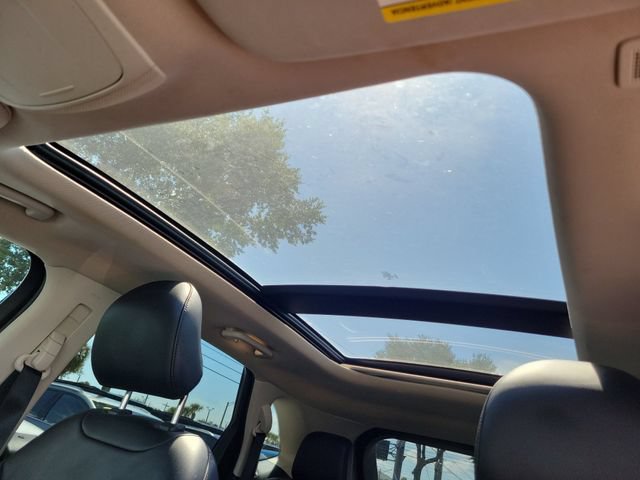 Used 2019 Ford Edge SEL w/ Equipment Group 201A FWD image 38