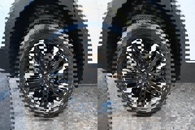 Used 2025 Kia Telluride SX image 12