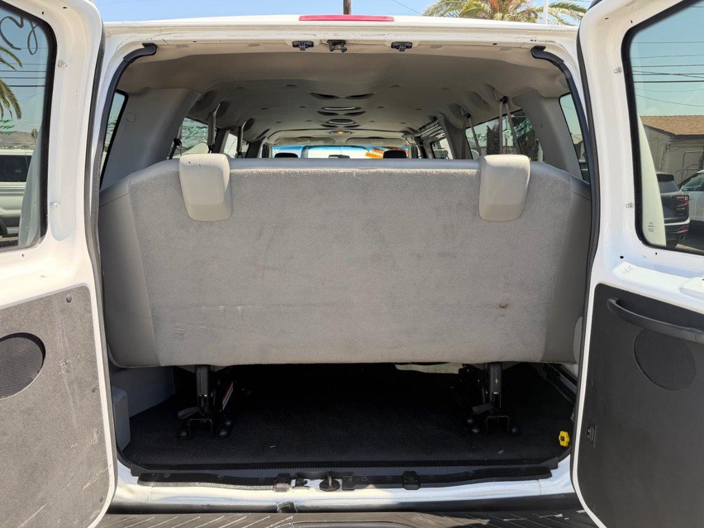 Used 2009 Ford E-350 and Econoline 350 Extended Wagon Super Duty RWD image 32