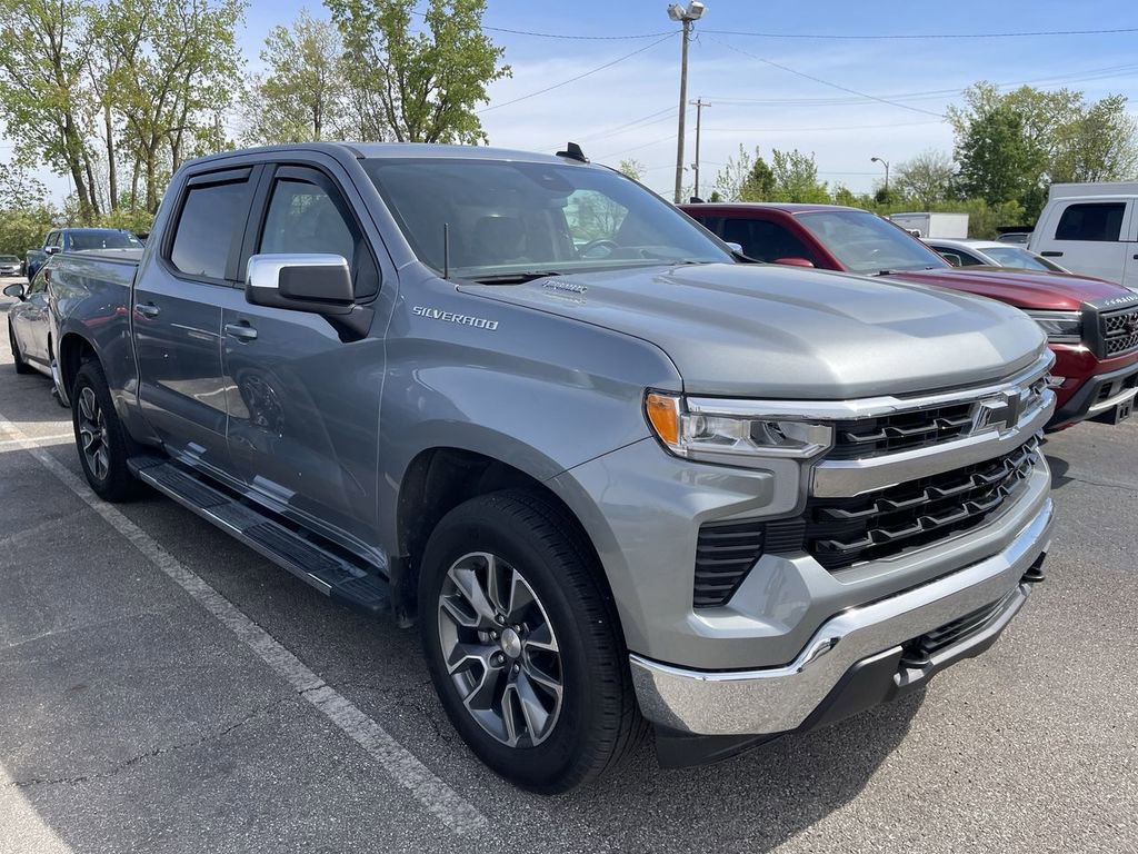 Used 2025 Chevrolet Silverado 1500 LT AWD/4WD image 14