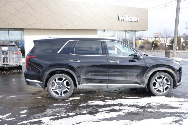 Certified 2025 Hyundai Palisade Limited image 2