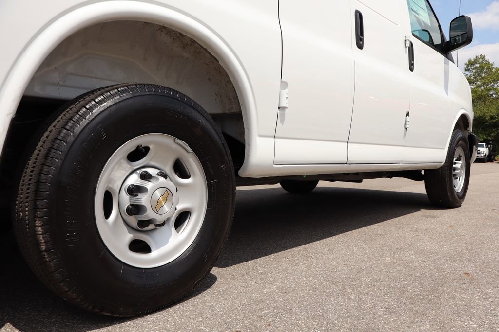 New 2025 Chevrolet Express 2500 w/ Driver Convenience Package image 29