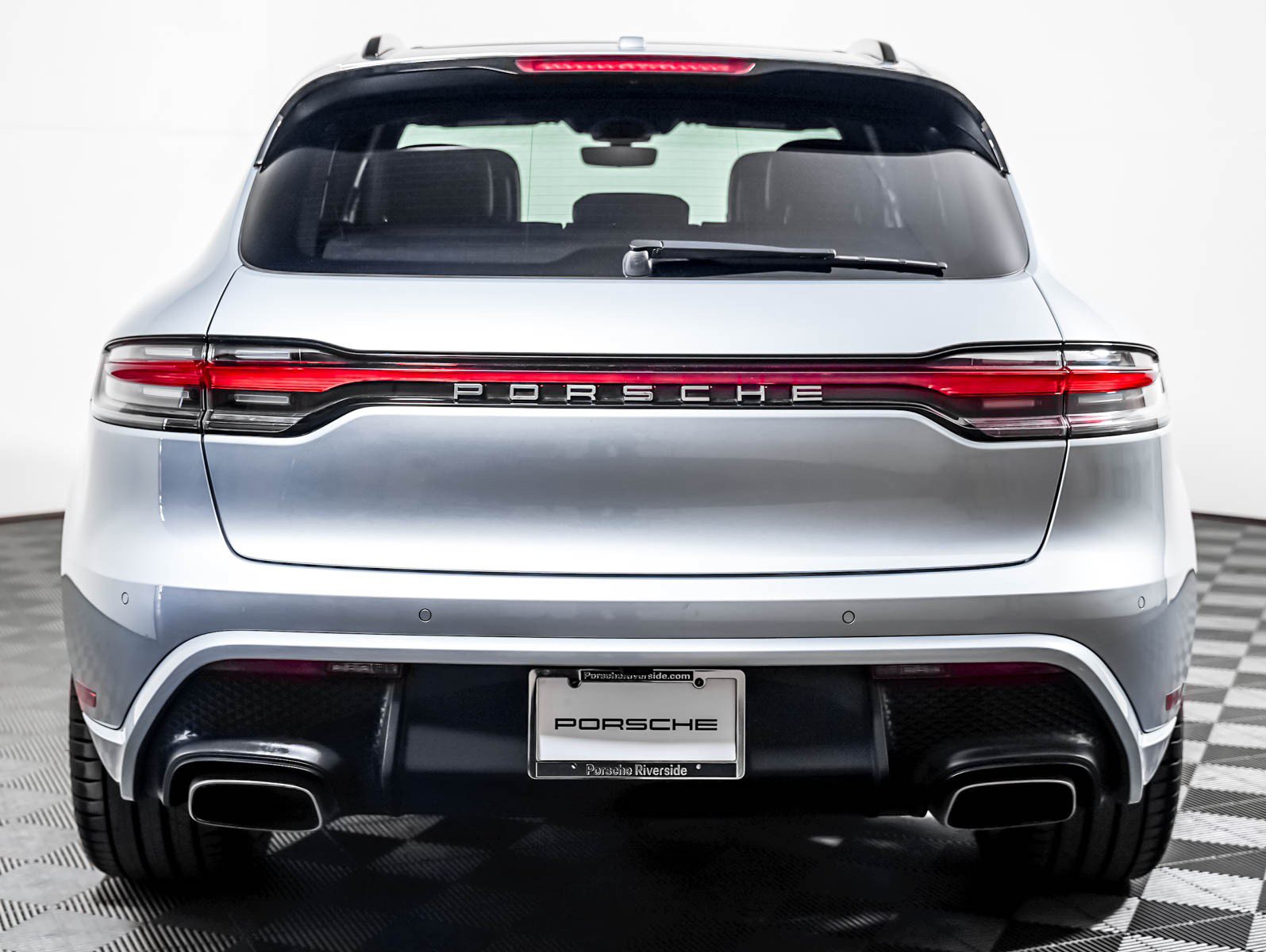 Certified 2023 Porsche Macan AWD/4WD image 11