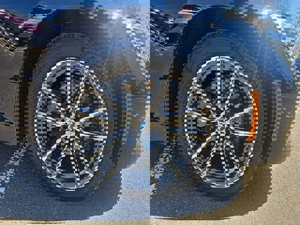 Used 2020 BMW 330i xDrive Sedan w/ Driving Assistance Package image 9