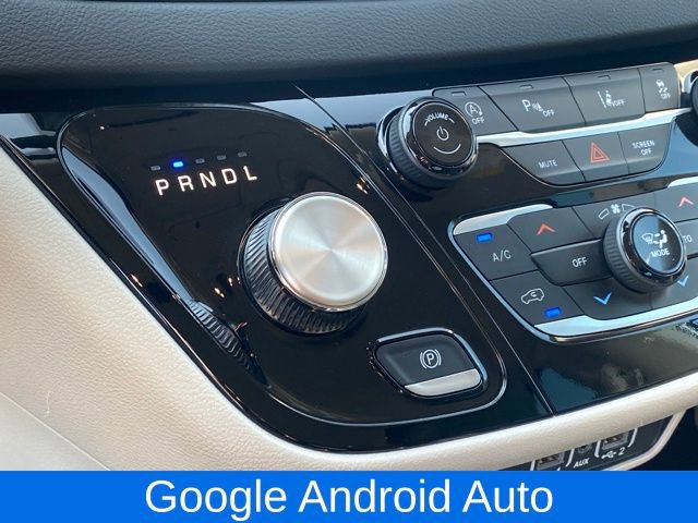 Used 2024 Chrysler Pacifica Touring-L image 12