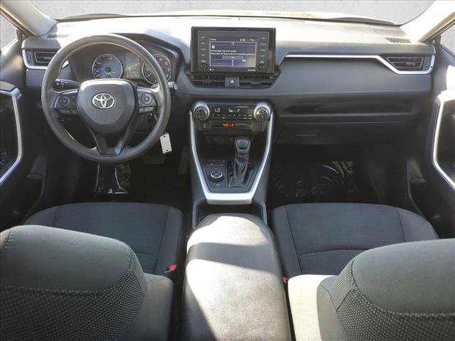Used 2020 Toyota RAV4 LE image 18