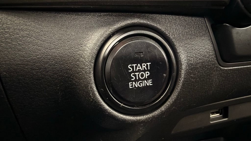 Used 2020 MAZDA MAZDA3 Hatchback FWD image 27