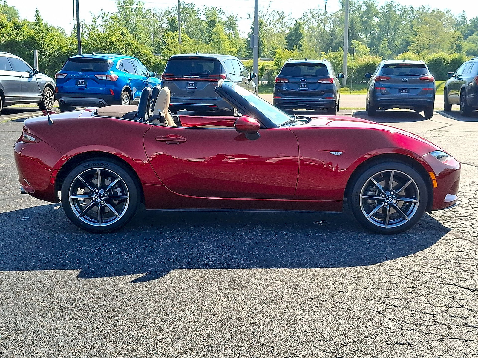 Used 2019 MAZDA MX-5 Miata Grand Touring w/ GT-S Package RWD image 25