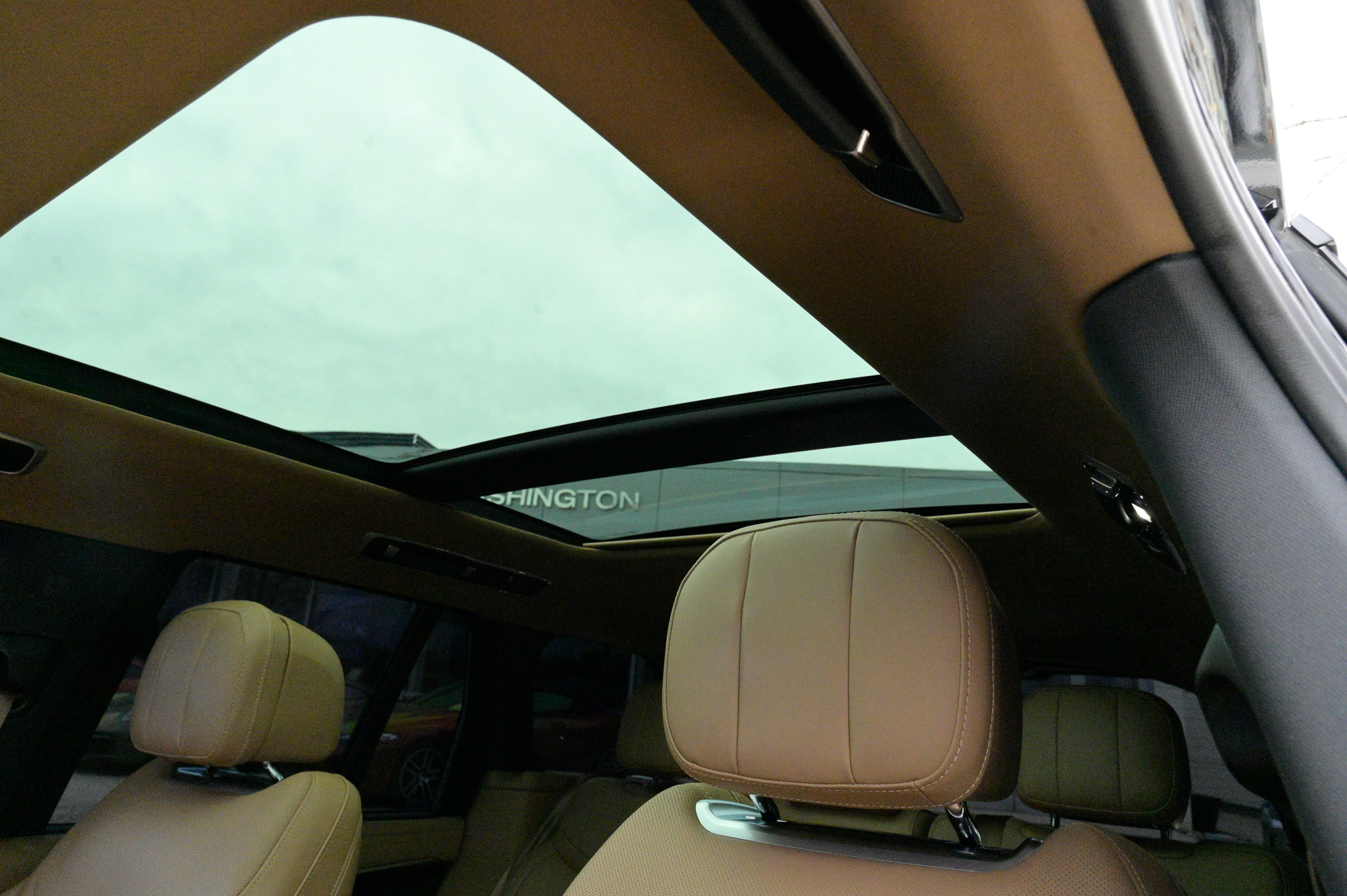 Used 2023 Land Rover Range Rover SE image 35