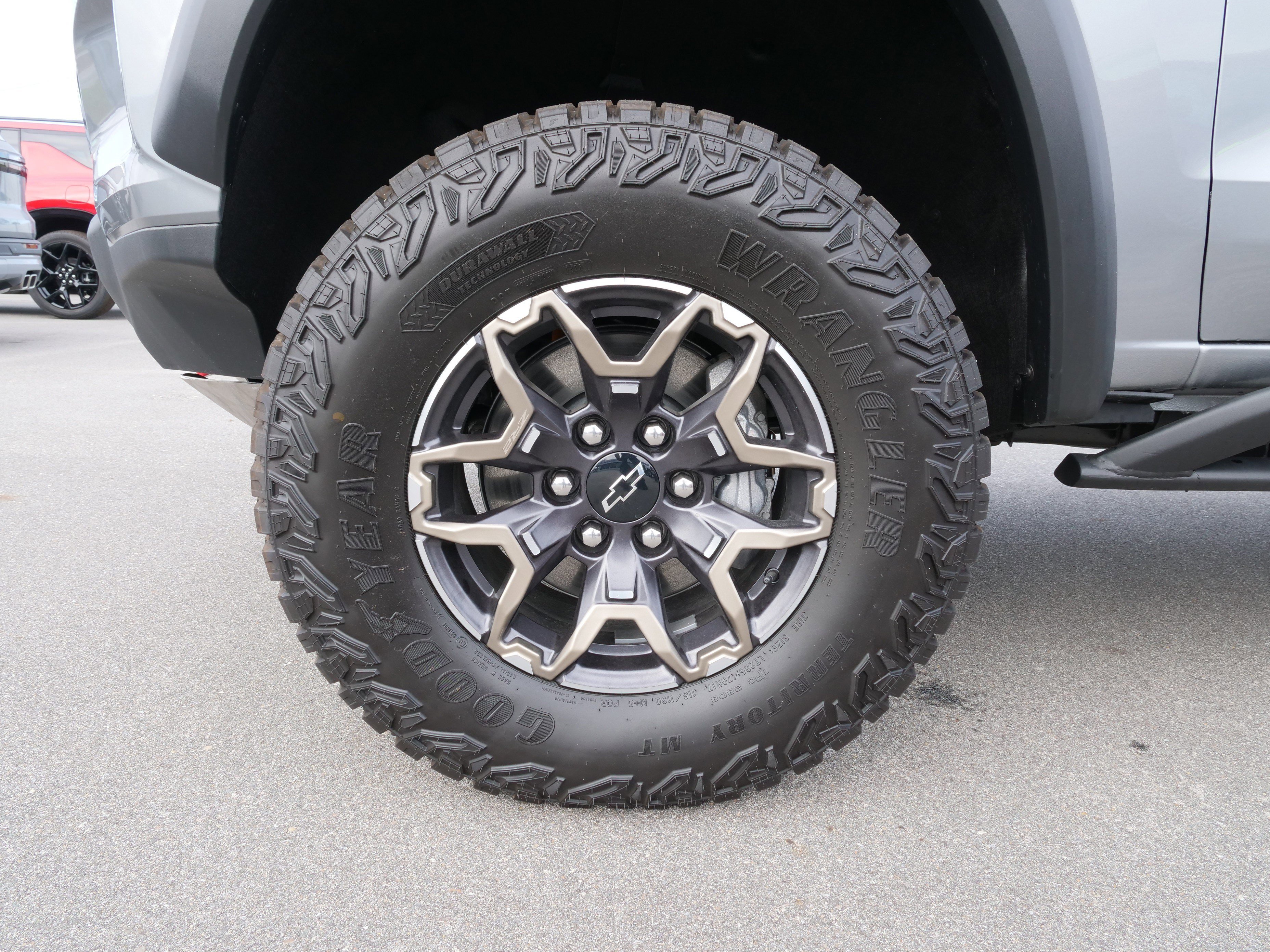 New 2025 Chevrolet Colorado ZR2 w/ Technology Package image 14