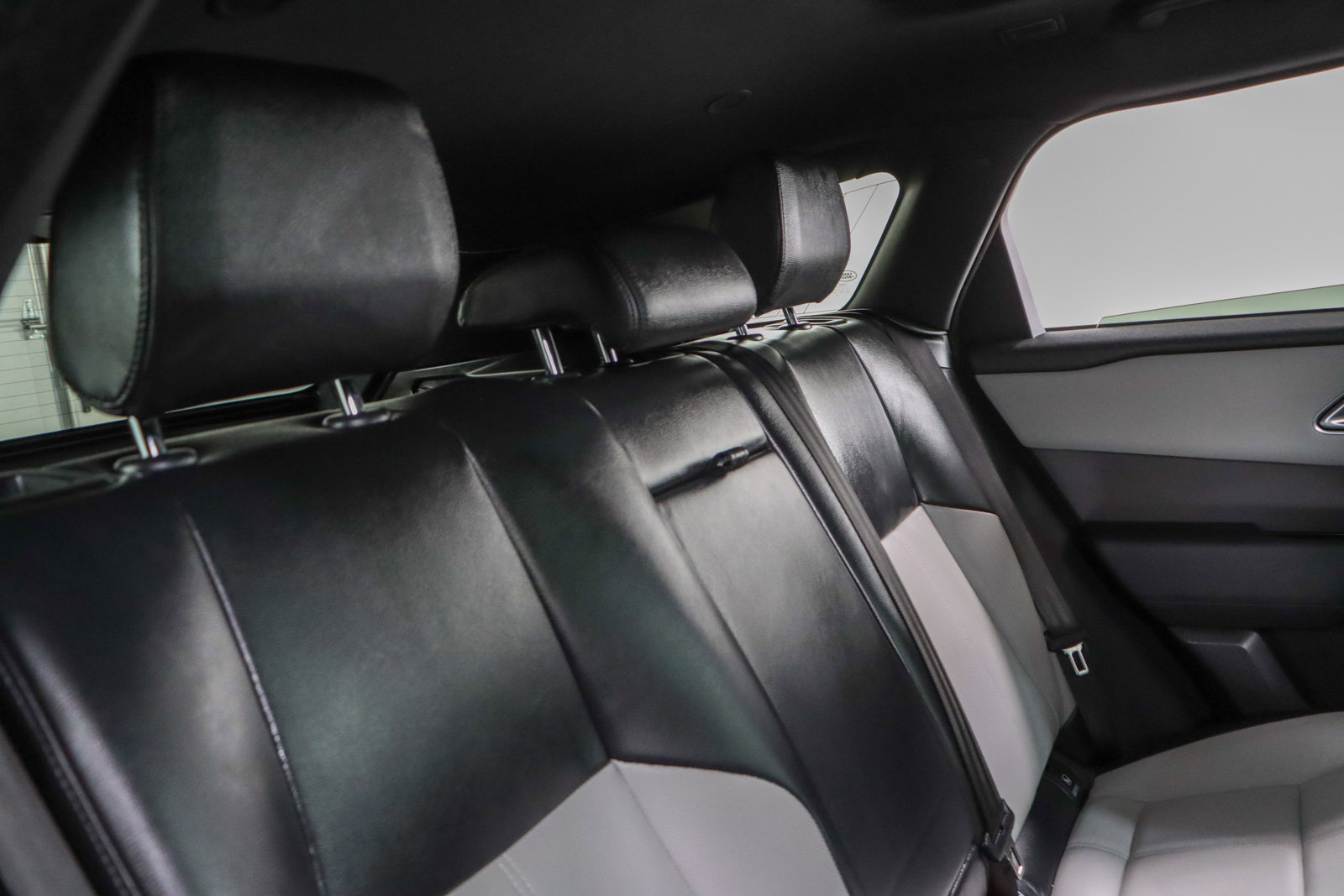 Used 2024 Land Rover Range Rover Velar Dynamic SE image 27