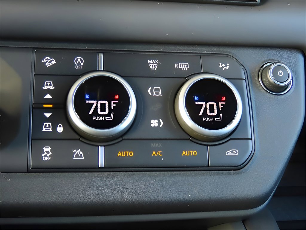 New 2025 Land Rover Defender 90 S image 33