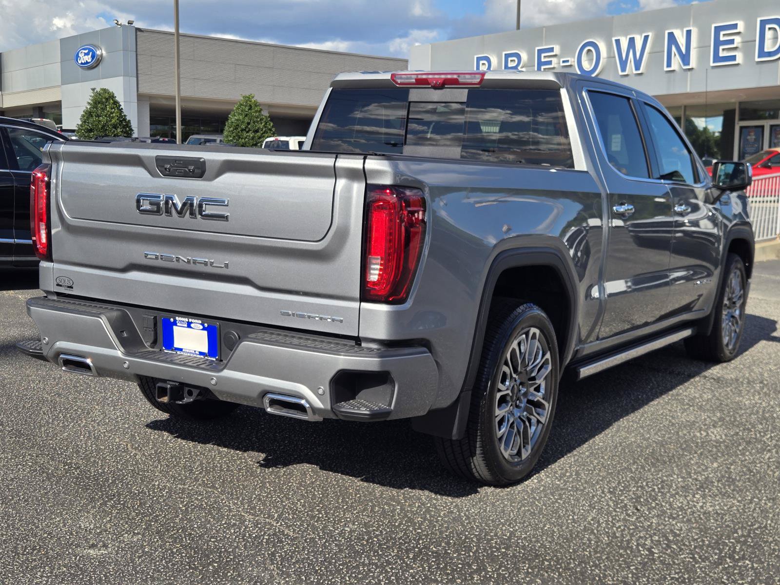 Used 2026 GMC Sierra 1500 Denali Ultimate AWD/4WD image 7