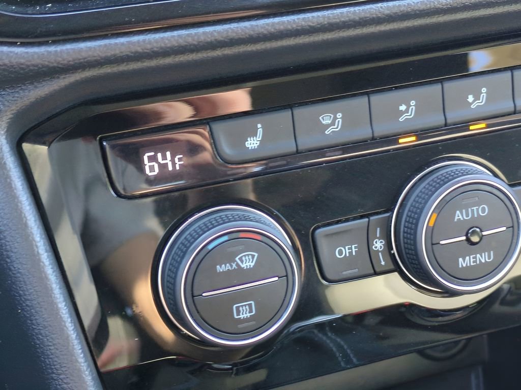 Used 2024 Volkswagen Taos SE image 22