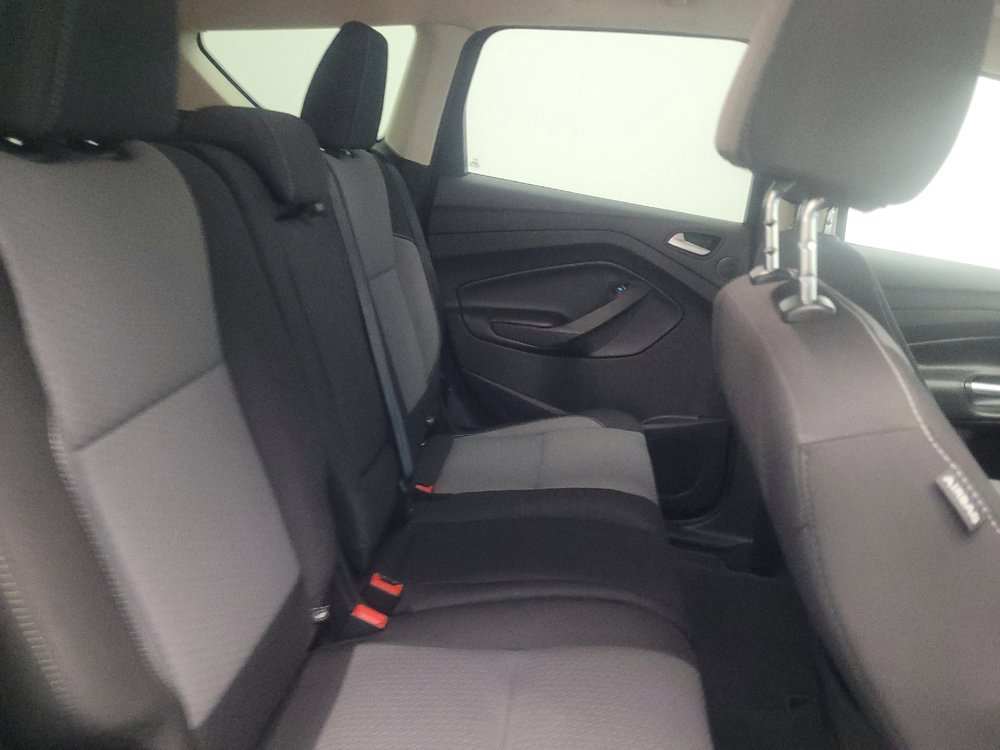 Used 2017 Ford Escape SE w/ Equipment Group 201A FWD image 19