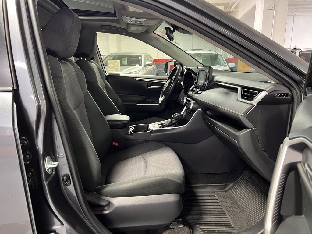 Certified 2019 Toyota RAV4 XLE w/ Convenience Package AWD/4WD image 20