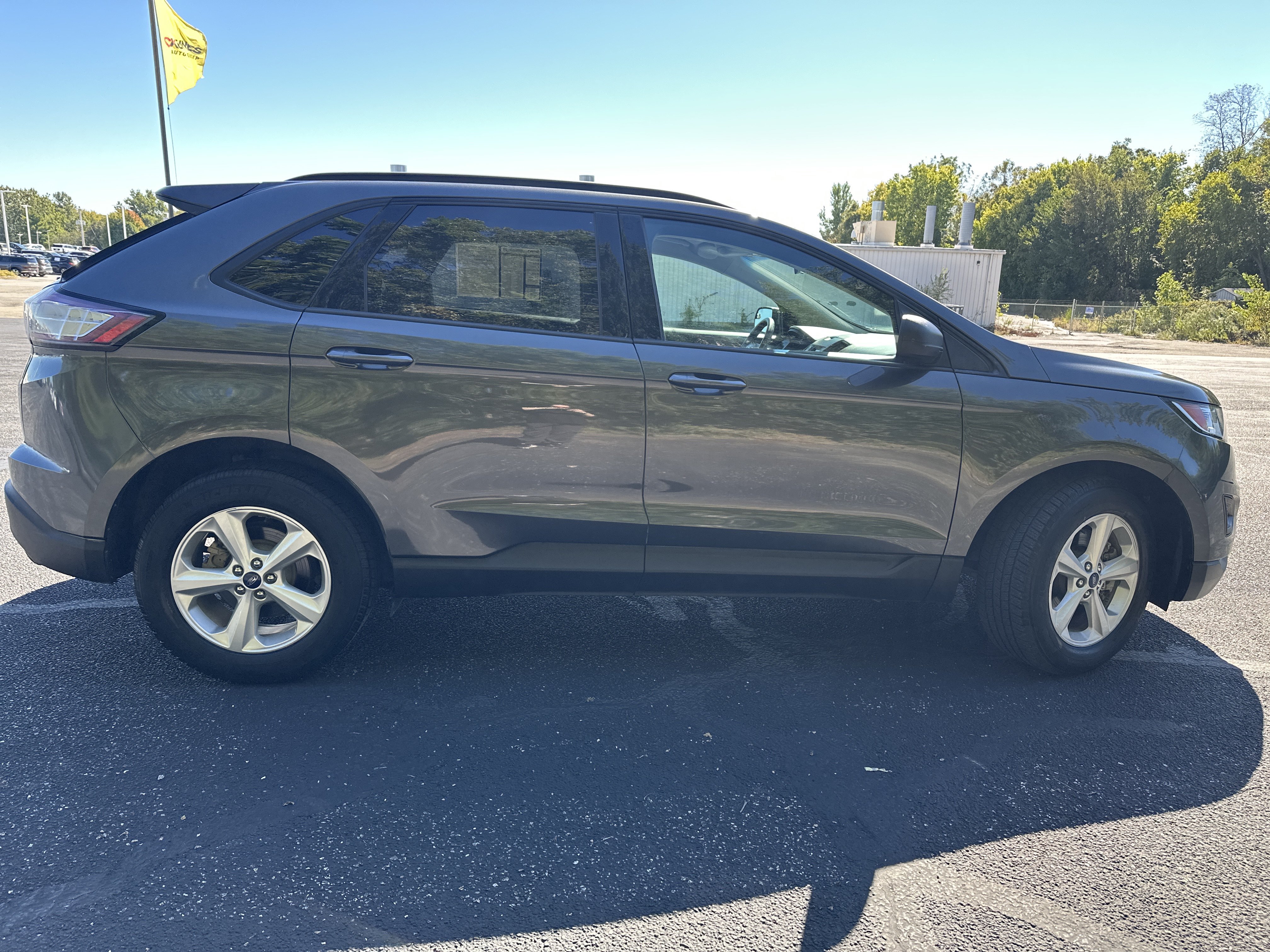 Used 2018 Ford Edge SE AWD/4WD image 8