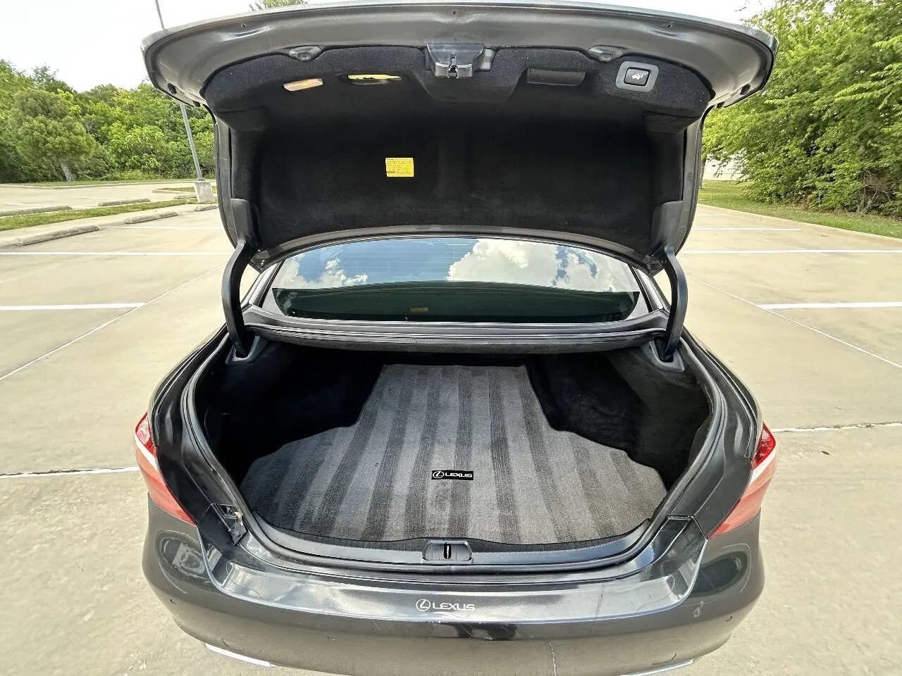Used 2011 Lexus LS 460 w/ Luxury Value Edition RWD image 10
