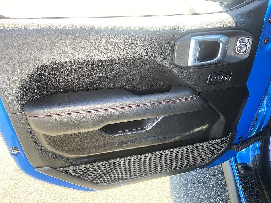 Used 2022 Jeep Wrangler Unlimited Rubicon w/ Steel Bumper Group AWD/4WD image 9