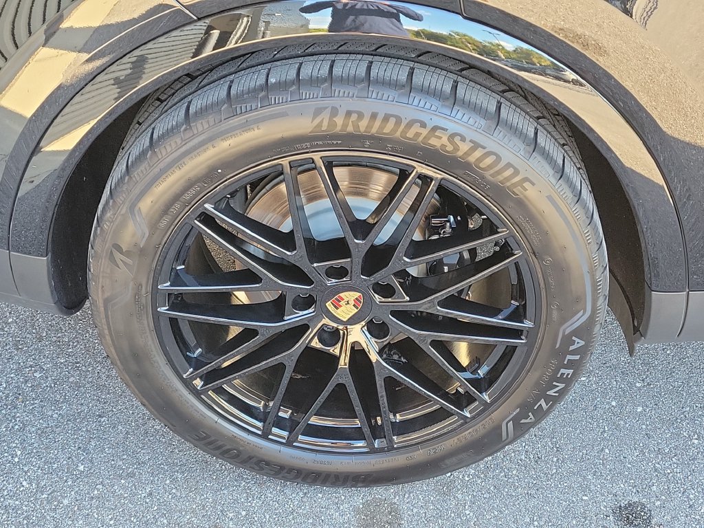 Certified 2026 Porsche Cayenne AWD/4WD image 14