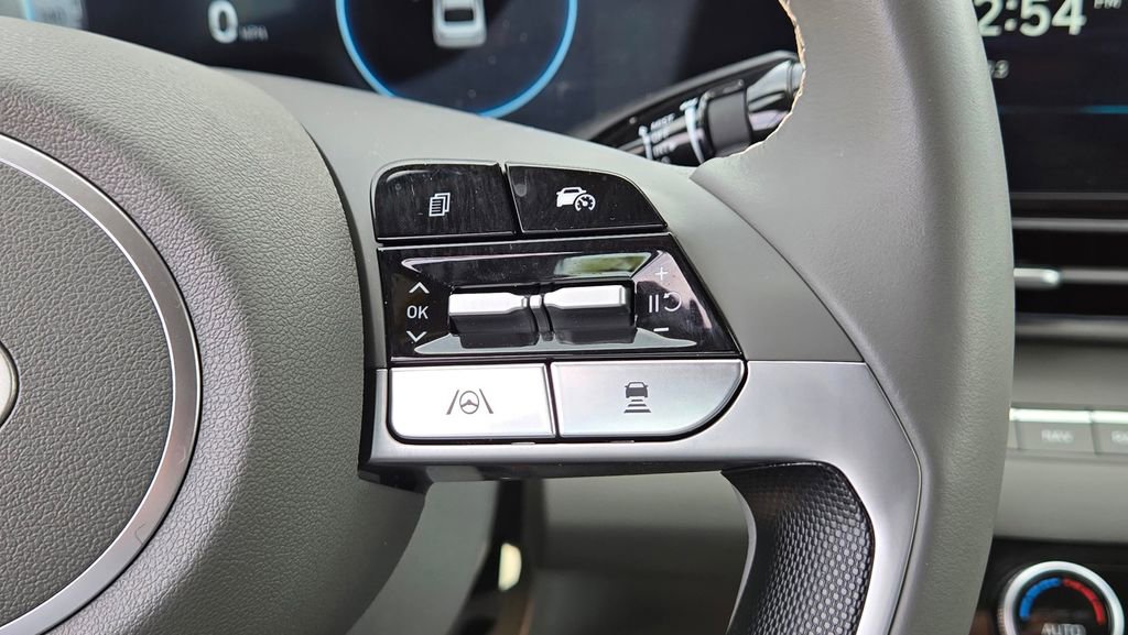 Used 2024 Hyundai Elantra SEL w/ Convenience Package FWD image 19