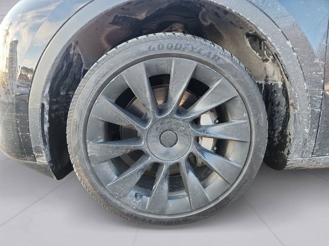 Used 2025 Tesla Model Y Long Range image 9