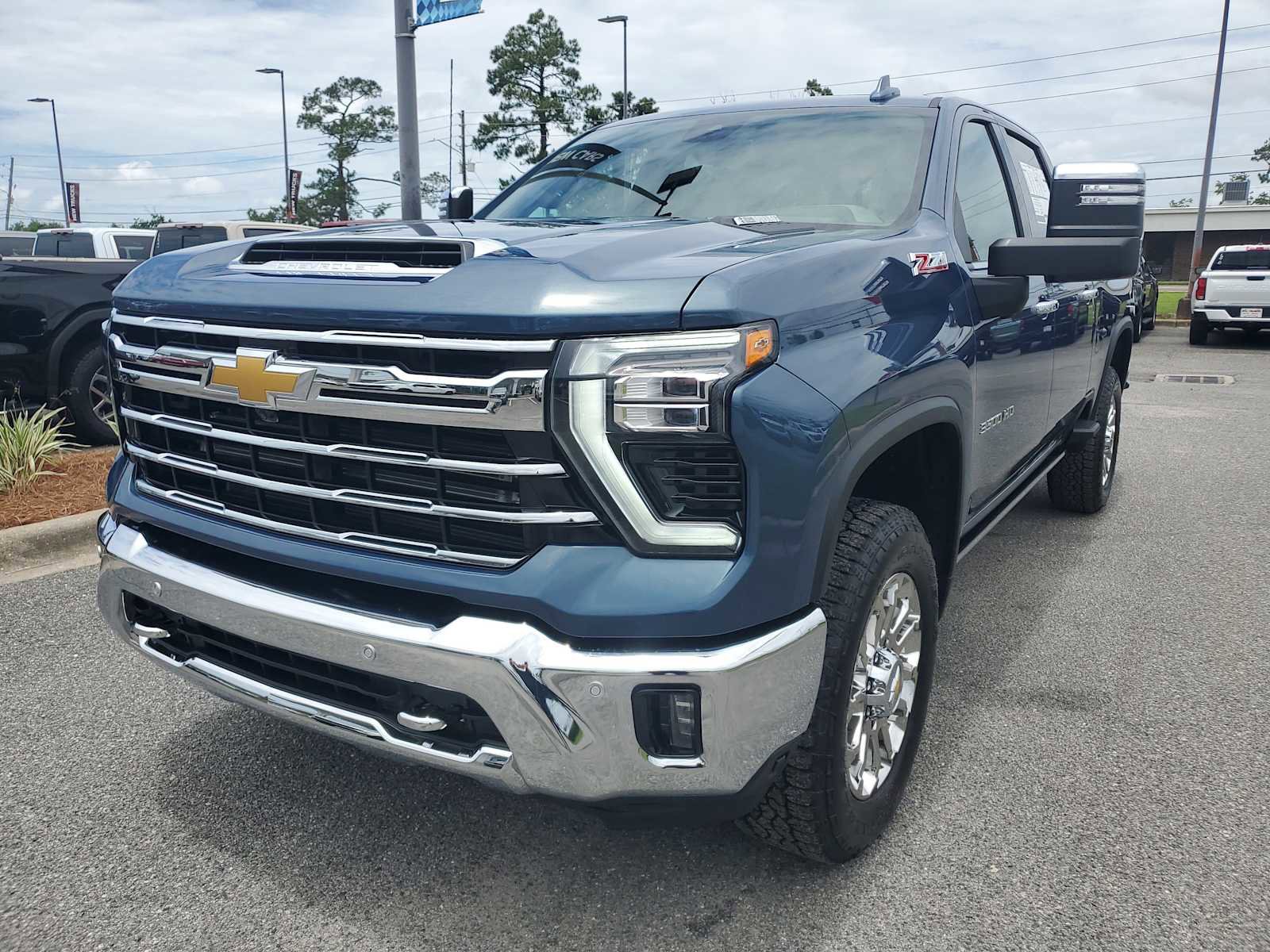 New 2026 Chevrolet Silverado 3500 LTZ w/ LTZ Plus Package AWD/4WD image 1