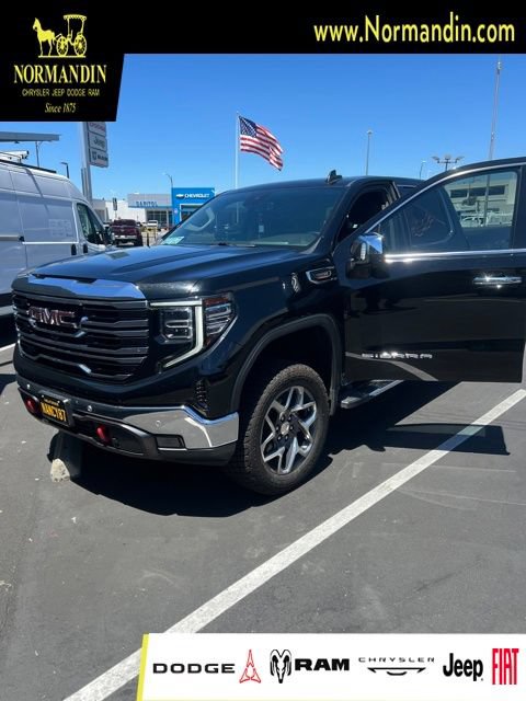 Used 2022 GMC Sierra 1500 SLT w/ SLT Premium Plus Package AWD/4WD image 4