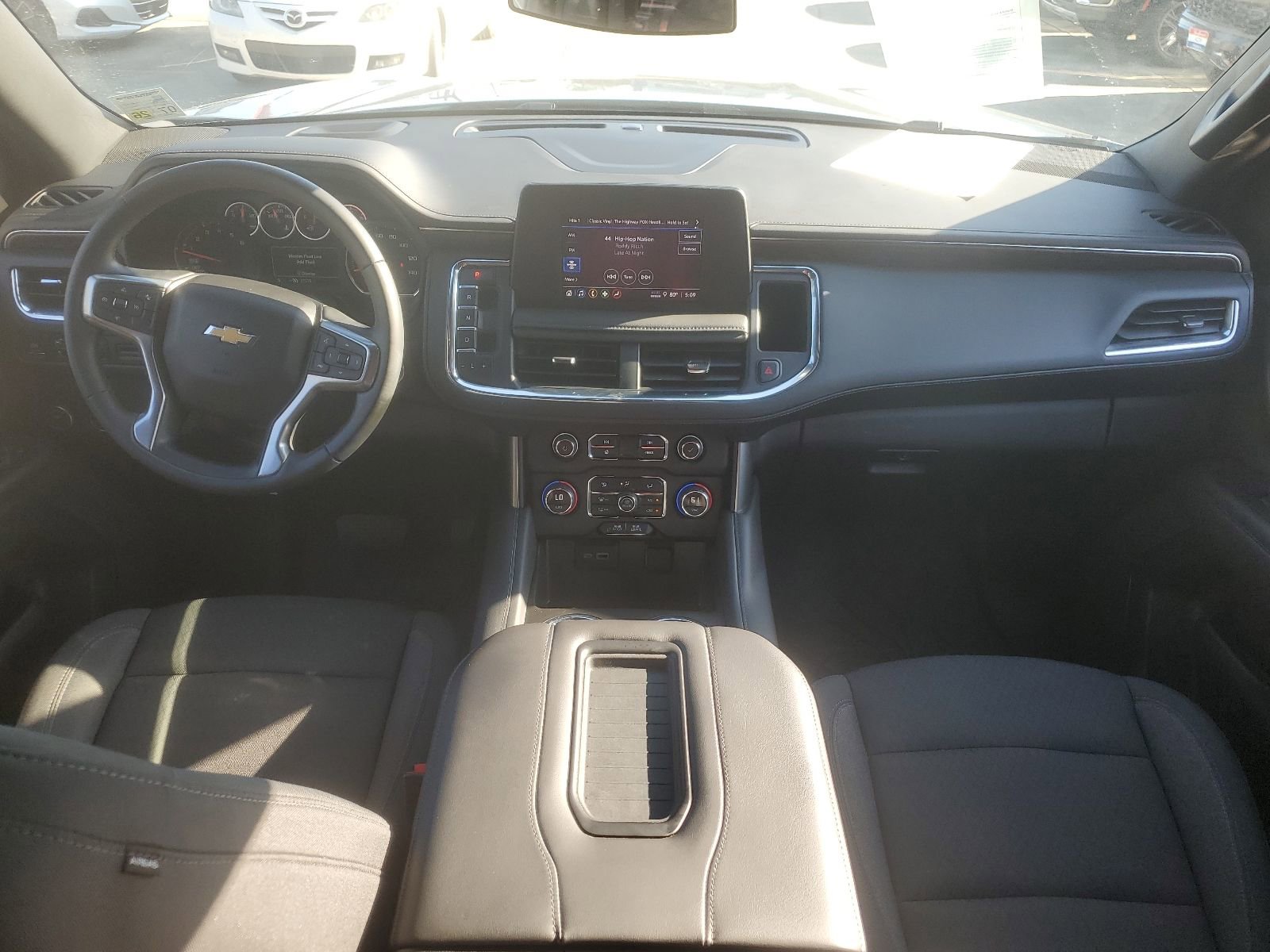 Used 2024 Chevrolet Suburban LS RWD image 9