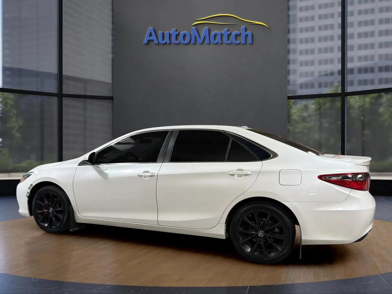 Used 2015 Toyota Camry XSE FWD image 7