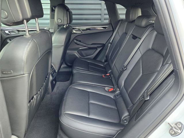 Used 2025 Porsche Macan image 13