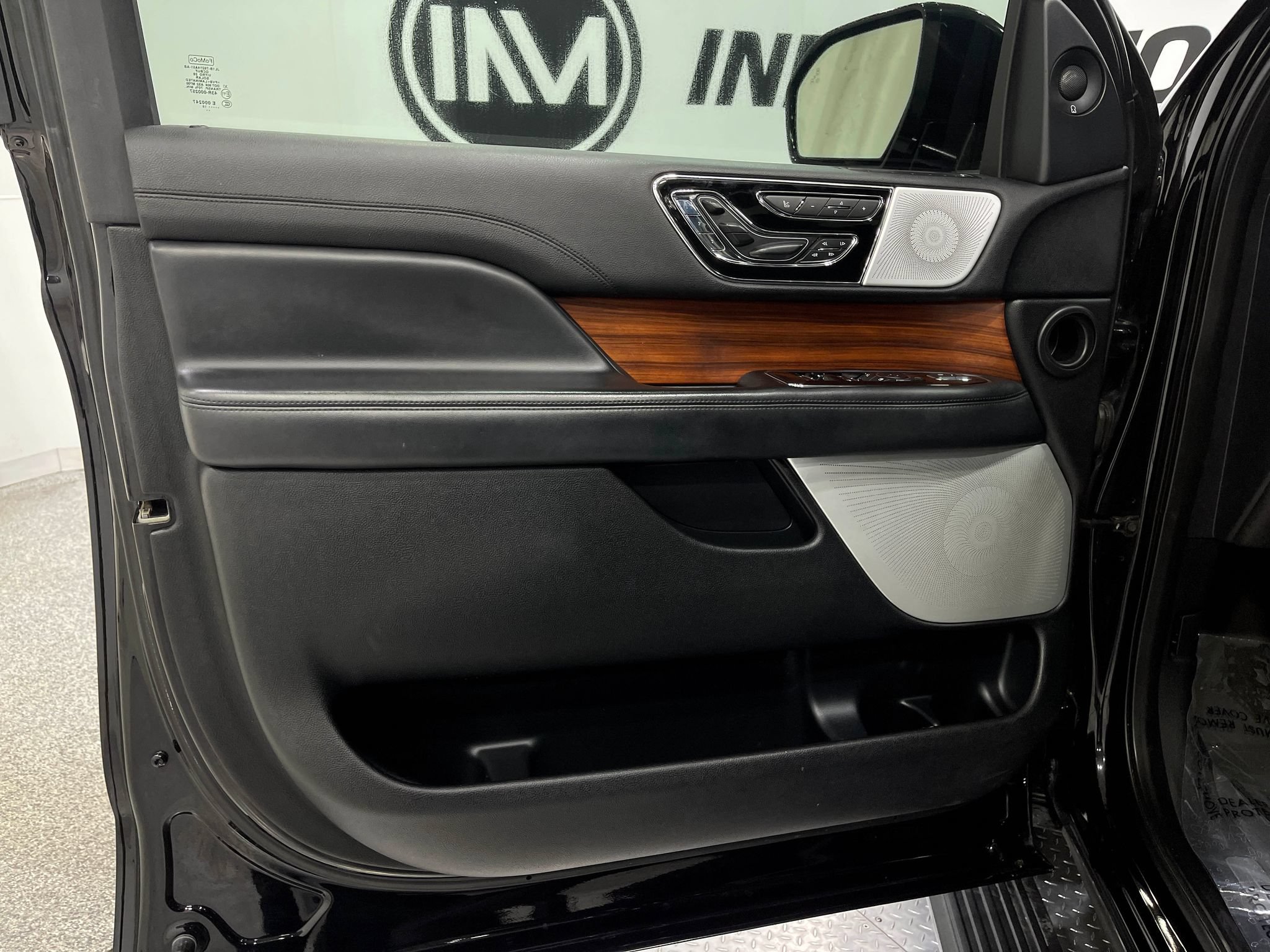 Used 2019 Lincoln Navigator Reserve AWD/4WD image 15